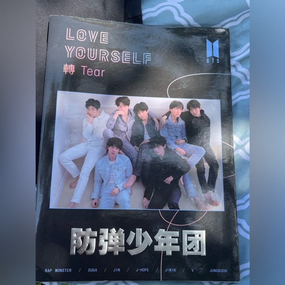 BTS Photobook. Love yourself : Tear